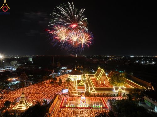 ภาพ No.194843:พิธีจุดประทีปถวายเป็นพุทธบูชา และบูชาธรรมมหาปูชนียาจารย์ ณ วัดสองพี่น้อง ต.ต้นตาล อ.สองพี่น้อง จ.สุพรรณบุรี ในโครงการธรรมยาตรา กตัญญูบูชา มหาปูชนียาจารย์ พระมงคลเทพมุนี(สด จนฺทสโร) พระผู้ปราบมาร อนุสรณ์สถาน 7 แห่ง ปีที่ 13 วันที่ 14 มกราคม พ.ศ. 2568