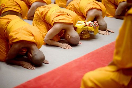 ภาพ No.229166:วันเสาร์ที่ 14 มิถุนายน พ.ศ. 2568 พิธีบรรพชา , พิธีถวายบาตร , พิธีอุปสมบท ในโครงการบรรพชาอุปสมบทหมู่ ผู้บริหารรุ่นที่ 15 และ อุดมศึกษา รุ่นที่ 52 ณ โบสถ์พระไตรปิฎก วัดพระธรรมกาย