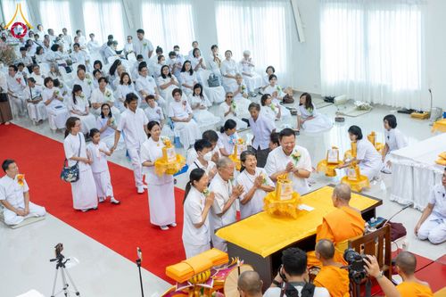 ภาพ No.174362:พิธีทอดกฐินกตัญญูบูชาธรรม ณ ศูนย์ปฏิบัติธรรมพระมงคลเทพมุนี อ.สองพี่น้อง จ.สุพรรณบุรี ในโครงการกฐินสามัคคีทั่วไทย 30,000 วัด บูชาธรรม 80 ปี หลวงพ่อธัมมชโย โดยคณะศิษยานุศิษย์วัดพระธรรมกาย วันที่ 10 พฤศจิกายน พ.ศ. 2567