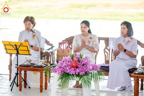 ภาพ No.225938:วันเสาร์ที่ 24 พฤษภาคม พ.ศ. 2568 พิธีถวายสังฆทาน 323 วัด ปีที่ 21 ครั้งที่ 177 พิธีมอบกองทุนหนุนแรงใจช่วยครูใต้ ปีที่ 18 ครั้งที่ 141 และพิธีทำบุญอุทิศส่วนกุศลให้ผู้วายชนม์ ณ ศูนย์ปฏิบัติธรรมภาคใต้ จ.สงขลา