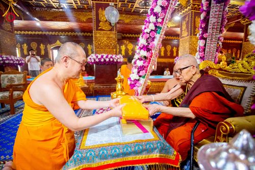 ภาพ No.224403:วันที่ 8 พฤษภาคม พ.ศ. 2568 พิธีถวายมหาสังฆทาน 101 วัด  บูชาธรรมอายุวัฒนมงคล 100 ปี สมเด็จอาชญาธรรมพระเจ้า สมเด็จพระสังฆราชแห่งคณะสงฆ์ไทยเขิน นครเชียงตุง ในนามพระครูบาไชยบูลย์ ธัมมชโย ณ วัดราชฐานหลวงเชียงยืน รัฐฉาน สาธารณรัฐแห่งสหภาพเมียนมา