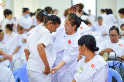 ภาพ No.250076:วันที่ 26-28 กันยายน พ.ศ. 2568 โครงการอบรมอุบาสกแก้ว อุบาสิกาแก้ว รุ่นที่ 3 ตัวแทนทอดกฐินสามัคคีทั่วไทย 30,000 วัด ณ ศูนย์ปฏิบัติธรรมจันทบุรี จ.จันทบุรี