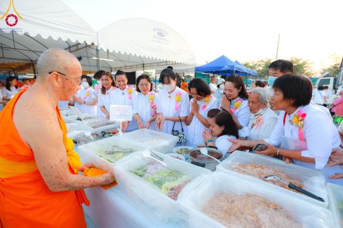 ภาพ No.116517:พิธีถวายภัตตาหารเป็นสังฆทาน แด่คณะพระธรรมยาตรา ปีที่ 12 วันที่ 22 มกราคม พ.ศ. 2567 ณ อนุสรณ์สถานบางนางแท่น จ.นครปฐม