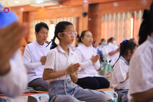 ภาพ No.200040:พิธีทอดผ้าป่าทำนุบำรุงศาสนสถาน ณ วัดบางไผ่นารถ ตำบลบางไทรป่า อำเภอบางเลน จังหวัดนครปฐม ในโครงการธรรมยาตรา กตัญญูบูชา มหาปูชนียาจารย์ พระมงคลเทพมุนี(สด จนฺทสโร) พระผู้ปราบมาร อนุสรณ์สถาน 7 แห่ง ปีที่ 13 วันที่ 22 มกราคม พ.ศ. 2568