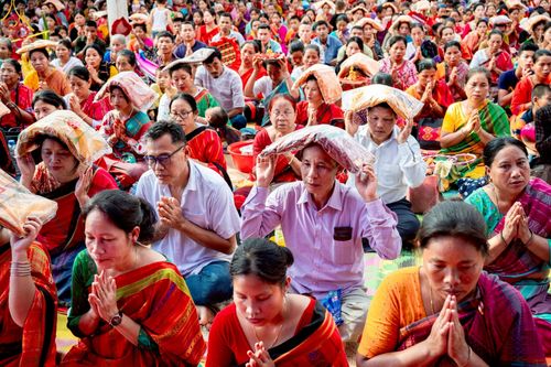 ภาพ No.261653:วันที่ 19 ตุลาคม พ.ศ. 2568 พิธีทอดกฐินสมทบ วัดกัลยาณมิตรต่างประเทศ บูชาธรรม 81 ปี หลวงพ่อธัมมชโย ณ วัดสารนาถ เมืองคาร์การชารี ประเทศบังกลาเทศ 