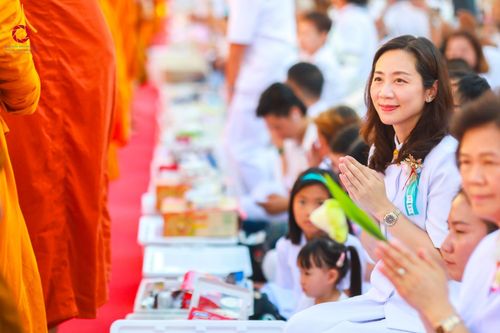 ภาพ No.147882:มหาสังฆทานครั้งยิ่งใหญ่ ตักบาตรพระ 10,000 รูป คณะสงฆ์ 4 ประเทศ 14 จังหวัดภาคใต้ วันอาทิตย์ที่ 11 สิงหาคม พ.ศ. 2567 ณ นิพัทธ์อุทิศ 3 ใจกลางนครหาดใหญ่ จ.สงขลา