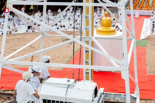 ภาพ No.261901:วันที่ 14 ตุลาคม พ.ศ. 2568 พิธีกลั่นแผ่นดิน โปรยทรายตอกเสาเข็มมหามงคลต้นแรก  สร้างองค์พระเจดีย์และจุดประทีปถวายเป็นพุทธบูชา ณ ศูนย์ปฏิบัติธรรมชัยนาท ต.ธรรมามูล อ.ชัยนาท จ.ชัยนาท