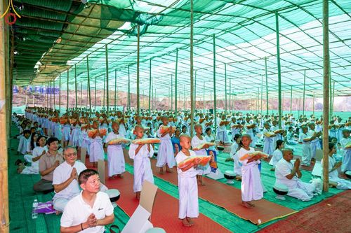 ภาพ No.63018:Photo Story  มหัศจรรย์วัดดงดินแดง Episode 2 โครงการบรรพชาอุปสมบทหมู่ ฟื้นฟูพระพุทธศาสนาทั่วไทย ณ วัดดงดินแดง อ.อมก๋อย จ.เชียงใหม่ วันที่ 3 เมษายน พ.ศ. 2567