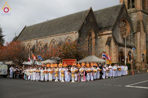 ภาพ No.172185:พิธีทอดกฐิน วัดพระธรรมกายสก็อตแลนด์ บูชาธรรม 80 ปี หลวงพ่อธัมมชโย โดยคณะศิษยานุศิษย์วัดพระธรรมกาย วันที่ 25 ตุลาคม พ.ศ. 2567