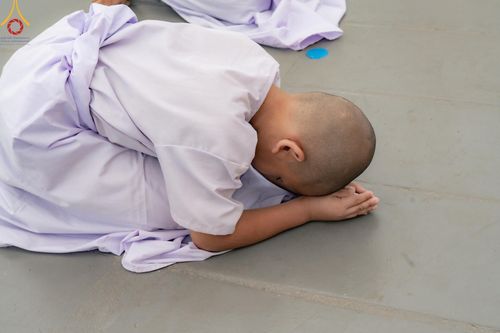 ภาพ No.133459:พิธีขอขมารับผ้าไตร, พิธีบรรพชาสามเณร, สามเณรออกบิณฑบาต ในโครงการบรรพชาสามเณร ฟื้นฟูพระพุทธศาสนาทั่วไทย  ณ ศูนย์ปฏิบัติธรรม และอบรมเยาวชนเมืองยะลา วันที่ 3 เมษายน พ.ศ. 2567