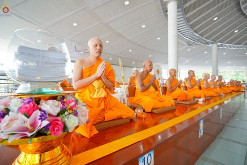 ภาพ No.247399:วันจันทร์ที่ 22 กันยายน พ.ศ. 2568 (วันพระ แรม 15 ค่ำ เดือน 10) พิธีบุพเปตพลี ครั้งที่ 170 ร่วมอุทิศบุญแด่หมู่ญาติที่ล่วงลับไปแล้ว และสืบทอดอายุพระพุทธศาสนา ณ หอฉันคุณยายอาจารย์ฯ วัดพระธรรมกาย