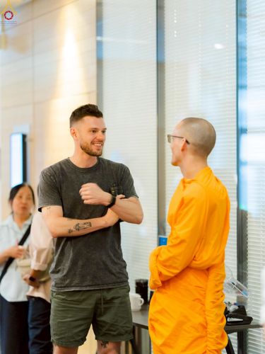 ภาพ No.229371:วันที่ 15 มิถุนายน พ.ศ. 2568 Meditation wisdom talks 2025 โดย พระอาจารย์ไมเคิล วีรธมฺโม และ พระอาจารย์นิค สนฺตจิตฺโต โดยมีผู้เข้าร่วมโครงการ เป็นชาวสวีเดนและชาวยุโรป จำนวน 30 ท่าน  ณ โรงแรม Radissonblu waterfront กรุงสตอกโฮล์ม ประเทศสวีเดน