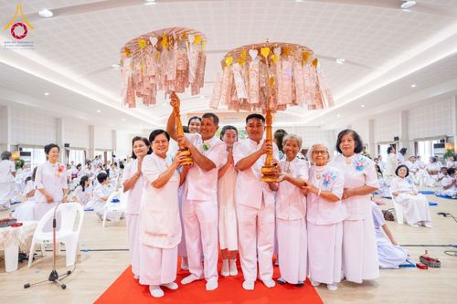 ภาพ No.174299:พิธีทอดกฐินกตัญญูบูชาธรรม ณ พระมหาเจดียทัตตชีโว ศูนย์อบรมเยาวชนกาญจนบุรี ในโครงการกฐินสามัคคีทั่วไทย 30,000 วัด บูชาธรรม 80 ปี หลวงพ่อธัมมชโย โดยคณะศิษยานุศิษย์วัดพระธรรมกาย วันที่ 9 พฤศจิกายน พ.ศ. 2567