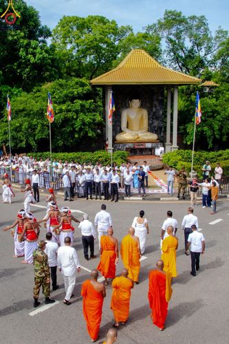 ภาพ No.139875:PhotoStory มหาศรัทธา ธรรมยาตราศรีลังกา EP.2 พิธีเปิดโครงการสยาม-ลังกา ธรรมยาตรา ฉลองเทศกาลวิสาขบูชาแห่งชาติ ศรีลังกา บูชาธรรม 80 ปีหลวงพ่อธัมมชโย เมื่อวันที่ 17 พฤษภาคม พ.ศ. 2567