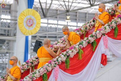 ภาพ No.77025:พิธีหล่อพระบรมพุทธเจ้า ในวันมาฆบูชา อาทิตย์ต้นเดือนที่ 6 มีนาคม พ.ศ. 2566 ณ วัดพระธรรมกาย จ.ปทุมธานี