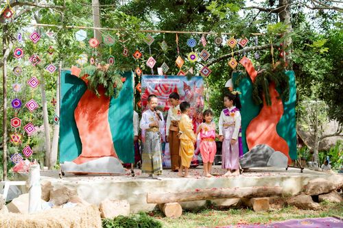 ภาพ No.234230:พิธีมุทิตาสักการะ "พระสิริรัตนเมธี" เจ้าคณะจังหวัดเลย ,พิธีถวายไทยธรรม ๙ วัด และพิธีทอดผ้าป่าเพื่อสร้างทุกสิ่ง  ในวาระทำบุญครบรอบ ๑๐ ปี ณ ศูนย์ปฏิบัติธรรมแก้วภูเรือ อ.ภูเรือ จ.เลย