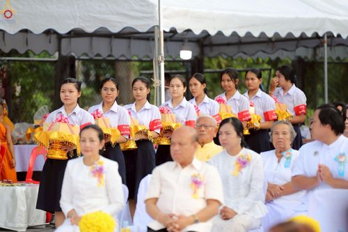 ภาพ No.235168:วันอาทิตย์ที่ 27 กรกฎาคม พ.ศ. 2568 พิธีตักบาตรพระ1,000 รูป ทำบุญเมืองพัทลุง ประธานสงฆ์ พระปริยัติวชิโรดม  เจ้าคณะจังหวัดพัทลุง ประธานฆราวาส นายรัฐศาสตร์ ชิดชู  ผู้ว่าราชการจังหวัดพัทลุง