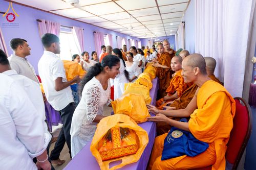 ภาพ No.175801:พิธีทอดผ้าป่าสมทบกฐิน ณ วัดอนุรุทธะอารนา เมืองมาตะเล ศรีลังกา โดยมูลนิธิธรรมกาย ในนามหลวงพ่อธัมมชโย วันที่ 7 พฤศจิกายน พ.ศ. 2567