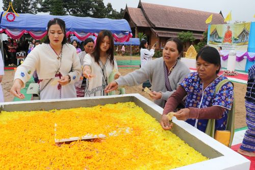 ภาพ No.174114:พิธีวางศิลาฤกษ์มหาสมบัติ โปรยรัตนชาติบ่อมงคลเศรษฐี ติดแผ่นทอง ลูกนิมิต - ช่อฟ้า เพื่อสถาปนาสร้างอุโบสถ บูชาธรรม 80 ปีหลวงพ่อธัมมชโย ณ วัดทุ่งเจริญธรรม อ.อมก๋อย จ.เชียงใหม่ วันที่ 8 พฤศจิกายน พ.ศ. 2567