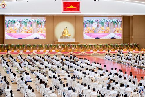 ภาพ No.225370:วันอาทิตย์ที่ 18 พฤษภาคม พ.ศ. 2568 พิธีร่วมบุญการศึกษา พระภิกษุ สามเณร ณ ห้องแก้วสารพัดนึก 2 วัดพระธรรมกาย