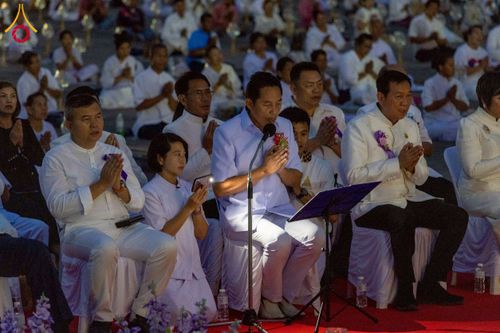 ภาพ No.266119:วันพุธที่ 5 พฤศจิกายน พ.ศ. 2568 (วันพระ ขึ้น 15 ค่ำ เดือน 12) พิธีจุดประทีปโคมลาน, โคมลอย และลอยกระทง ถวายประทีปเป็นพุทธบูชา สร้างความสว่างไสวให้กับแผ่นดินด้วยแสงธรรม ณ พุทธอุทยานนานาชาติ จังหวัดหนองคาย