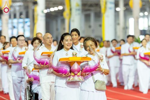 ภาพ No.215405:วันอาทิตย์ต้นเดือนที่ 6 เมษายน พ.ศ. 2568 ขบวนอัญเชิญผ้าป่าสมทบ มหาสังฆทาน 40,000 กว่าวัดทั่วประเทศ ณ สภาธรรมกายสากล วัดพระธรรมกาย