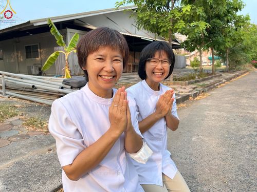 ภาพ No.136061:พระธรรมทายาท โครงการบวชพระนานาชาติ AEC & WAB ผู้บริหารรุ่นที่ 2 บิณฑบาต ณ หอฉันคุณยายอาจารย์ฯ เมืองแก้วมณี หมู่บ้านแก้วพุทธรักษา วันที่ 28 เมษายน พ.ศ. 2567