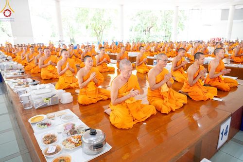 ภาพ No.157686:พิธีถวายภัตตาหารเมนูสวรรค์ ในพรรษาแห่งการเข้าถึงธรรม วันเสาร์ที่ 28 กันยายน พ.ศ. 2567 ณ หอฉันคุณยายอาจารย์ฯ วัดพระธรรมกาย