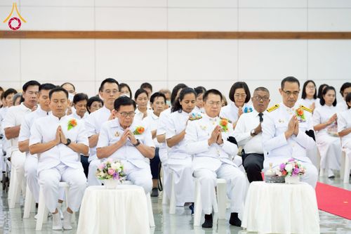 ภาพ No.276704:วันเสาร์ที่ 6 ธันวาคม พ.ศ. 2568 พิธีมุทิตาสักการะ เนื่องในโอกาสที่พระเดชพระคุณพระพรหมดิลก เจ้าอาวาสวัดสามพระยา วรวิหาร เมตตาเป็นประธานในพิธีตั้งฐานานุกรมใน พระราชวิเทศวชิรเวที (บัณฑิต วรปญฺโญ) ผู้ช่วยเจ้าอาวาสวัดพระธรรมกาย (ไวโรจน์ วิโรจโน) ผู้ช่วยเจ้าอา