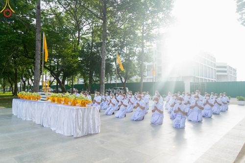 ภาพ No.141349:พิธีบรรพชาอุปสมบท โครงการอุปสมบทหมู่รุ่นผู้บริหาร รุ่นที่ 14 โครงการอุปสมบทหมู่ธรรมทายาท ระดับอุดมศึกษา รุ่นที่ 51 ภาคฤดูฝน ณ โบสถ์พระไตรปิฎก วัดพระธรรมกาย ในวันเสาร์ที่ 15 มิถุนายน พ.ศ. 2567