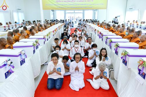 ภาพ No.107322:พิธีเจริญพระพุทธมนต์ ปฏิบัติธรรม มอบทุนการศึกษา ถวายสังฆทาน 140 วัด ณ ศุนย์ปฏิบัติธรรมพระมงคลเทพมุนี อ.สองพี่น้อง จ.สุพรรณบุรี วันเสาร์ที่ 6 มกราคม พ.ศ. 2567
