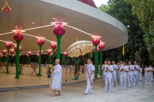 ภาพ No.223588:วันที่ 11 พฤษภาคม พ.ศ. 2568 พิธีบรรพชาของอุบาสก พิสิทธิ์ หมื่นแกล้ว  ณ วัดพระธรรมกาย