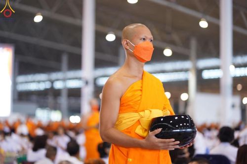 ภาพ No.124441:พิธีตักบาตรในวันมาฆบูชา ณ บ้านแก้วเรือนทองคุณยายฯ วัดพระธรรมกาย จ.ปทุมธานี วันเสาร์ที่ 24 กุมภาพันธ์ พ.ศ. 2567