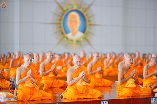 ภาพ No.248540:วันที่ 27 กันยายน พ.ศ. 2568 พิธีถวายเมนูสวรรค์เพื่อการบรรลุธรรม ณ หอฉันคุณยายอาจารย์ฯ วัดพระธรรมกาย