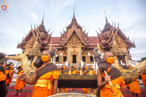 ภาพ No.127968:คณะพระธรรมยาตราฯ ปฎิบัติธรรมและถ่ายภาพหมู่ประวัติศาสตร์ ณ ลานหน้าพระปรางค์สามยอด วัดโคกสมานคุณ อ.หาดใหญ่ จ.สงขลา วันเสาร์ที่ 9 มีนาคม พ.ศ. 2567
