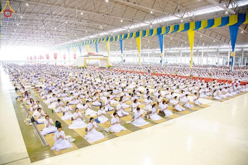 ภาพ No.124576:พิธีถวายรางวัล Guinness World Records "สถิตินั่งสมาธิและร่วมลงชื่อเพื่อสร้างสันติภาพโลก ด้วยจำนวนคนที่มากที่สุดในโลก" ณ สภาธรรมกายสากล วัดพระธรรมกาย วันมาฆบูชา เสาร์ที่ 24 กุมภาพันธ์ พ.ศ. 2567