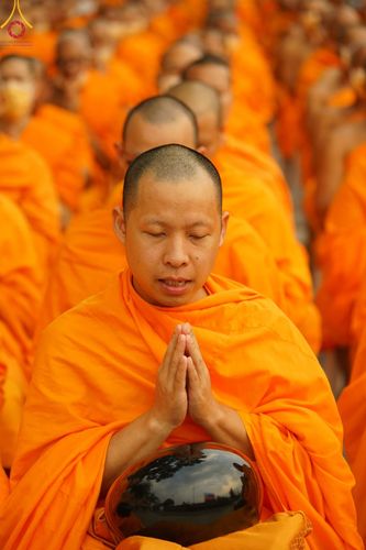 ภาพ No.126059:พิธีทำบุญเมืองนครราชสีมา ฉลอง 556 ปี ตักบาตรพระ 10,000 รูป ในวันเสาร์ที่ 2 มีนาคม พ.ศ.2567 ณ อนุสาวรีย์ท้าวสุรนารี จ.นครราชสีมา จัดโดย คณะสงฆ์จังหวัดนครราชสีมา ร่วมกับสำนักงานจังหวัดนครราชสีมา