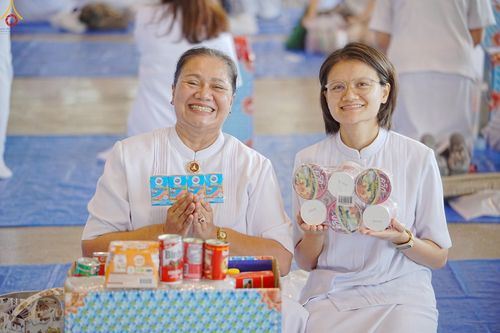 ภาพ No.240414:วันพุธที่ 27 สิงหาคม พ.ศ. 2568 พิธีตักบาตร ในวันธรรมชัย ณ วัดพระธรรมกาย จ.ปทุมธานี