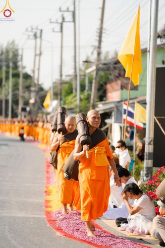 ภาพ No.110406:พิธีต้อนรับพระธรรมยาตรา ในโครงการธรรมยาตรากตัญญูบูชา มหาปูชนียาจารย์ พระมงคลเทพมุนี(สด จนฺทสโร) พระผู้ปราบมาร อนุสรณ์สถาน 7 แห่ง ปีที่ 12 วันที่ 11 มกราคม พ.ศ. 2567 ณ อนุสรณ์สถานลำดับที่ 3 สถานที่เกิดใหม่ในเพศสมณะ วัดสองพี่น้อง จ.สุพรรณบุรี