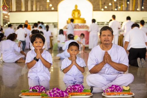 ภาพ No.123035:พิธีตักบาตร และพิธีบูชาข้าวพระ ในวันอาทิตย์ต้นเดือนที่ 4 กุมภาพันธ์ พ.ศ. 2567 ณ วัดพระธรรมกาย จ.ปทุมธานี