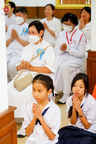 ภาพ No.202174:พิธีเจริญพระพุทธมนต์ ปฏิบัติธรรม มอบทุนการศึกษา ถวายสังฆทาน 108 วัด เพื่อถวายเป็นพุทธบูชา และขับเคลื่อนโครงการหมู่บ้านรักษาศีล 5 โดยคณะสงฆ์จังหวัดนครปฐม คณะศิษยานุศิษย์วัดพระธรรมกาย โครงการธรรมยาตรา ปีที่ 13 ณ วัดบางปลา อำเภอบางเลน จังหวัดนครปฐม