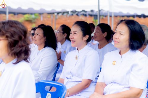 ภาพ No.239409:วันอาทิตย์ที่ 17 สิงหาคม พ.ศ. 2568 พิธีกดปุ่มอัญเชิญรูปเหมือน พระมงคลเทพมุนี (สด จันทสโร)  ณ มหาวิหารแก้วพระมงคลเทพมุนี  ศูนย์ปฏิบัติธรรมแก้วเมืองเลย