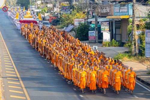 ภาพ No.310512:วันอาทิตย์ที่ 22 กุมภาพันธ์ พ.ศ. 2569 พิธีอัญเชิญพระประธาน “พระธรรมกาย” เพื่อไปประดิษฐาน ณ ธุดงเข้าสถานอำนาจเจริญ จังหวัดอำนาจเจริญ