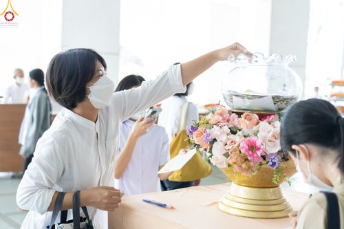 ภาพ No.83990:พิธีบุพเปตพลี ครั้งที่ 137 ร่วมอุทิศบุญกุศลแด่หมู่ญาติที่ล่วงลับไปแล้ว และสืบทอดอายุพระพุทธศาสนา ในวันจันทร์ที่ 17 กรกฎาคม พ.ศ. 2566 ณ หอฉันคุณยายอาจารย์ฯ วัดพระธรรมกาย