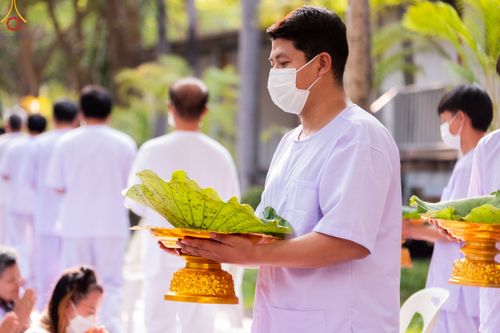 ภาพ No.78616:พิธีตัดปอยผมและปลงผมนาคธรรมทายาท  โครงการบรรพชาและอุปสมบทหมู่ วันคุ้มครองโลก วันที่ 26 มีนาคม พ.ศ.2566 ณ หมู่บ้านบรรลุธรรม วัดพระธรรมกาย