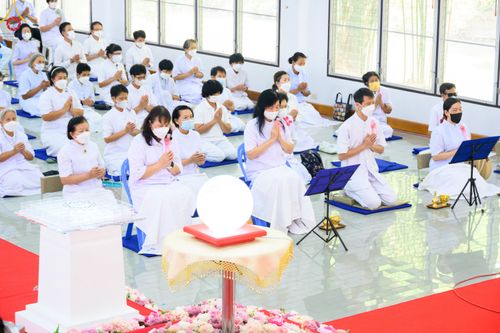 ภาพ No.78129:พิธีเจริญพระพุทธมนต์ สมโภชดวงแก้ว  " ดวงตะวันแห่งเกาหลี "  ดวงแก้ว "บริกรรมนิมิต" เพื่อการเข้าถึงธรรม  วันเสาร์ที่ 18 มีนาคม พ.ศ.2566  ณ อาคารปลูกศรัทธา วัดพระธรรมกาย