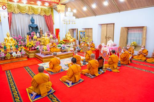 ภาพ No.78552:พิธีต้อนรับสัญญาบัตร พัดยศ ผ้าไตรและถวายมุทิตาสักการะฯ พระครูสิทธิรัตนวิเทศ และ พระครูวิเทศสันติคุณ วันอังคารที่ 28 มีนาคม พ.ศ. 2566 ณ อุโบสถวัดพระธรรมกาย