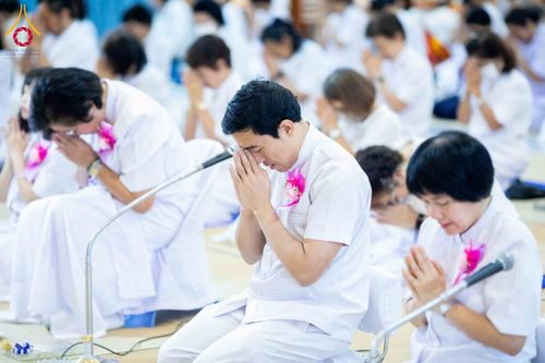 ภาพ No.295833:วันที่ 17 มกราคม พ.ศ. 2569 พิธีถวายภัตตาหารเป็นสังฆทาน แด่พระธรรมยาตรา ณ วัดโบสถ์บน ต.บางคูเวียง จ.นนทบุรี อนุสรณ์สถานลำดับที่ 4 สถานที่เกิดด้วยกายธรรม ในโครงการธรรมยาตรา กตัญญูบูชา มหาปูชนียาจารย์ พระมงคลเทพมุนี(สด จนฺทสโร) พระผู้ปราบมาร อนุสรณ์สถาน 7 แ