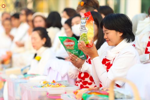 ภาพ No.294440:วันที่ 14 มกราคม พ.ศ. 2569 พิธีตักบาตรพระธรรมยาตรา ณ วัดสองพี่น้อง ต.ต้นตาล อ.สองพี่น้อง จ.สุพรรณบุรี ในโครงการธรรมยาตรา กตัญญูบูชา มหาปูชนียาจารย์ พระมงคลเทพมุนี(สด จนฺทสโร) พระผู้ปราบมาร อนุสรณ์สถาน 7 แห่ง ปีที่ 14