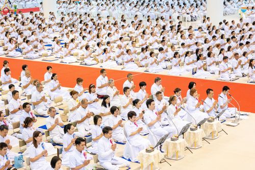 ภาพ No.345688:วันพฤหัสบดีที่ 27 สิงหาคม พ.ศ.2569 พิธีทอดผ้าป่าเพื่อถวายอุปกรณ์สื่อโสตทัศน์ อาคาร 82 ปี หลวงพ่อธัมมชโย พิธีทอดผ้าป่าสมทบกฐินวัดพระธรรมกาย และสมทบกฐิน 30,000 กว่าวัดทั่วไทย ครั้งที่ 1 ประจำปี พุทธศักราช 2569 ณ วัดพระธรรมกาย ปทุมธานี